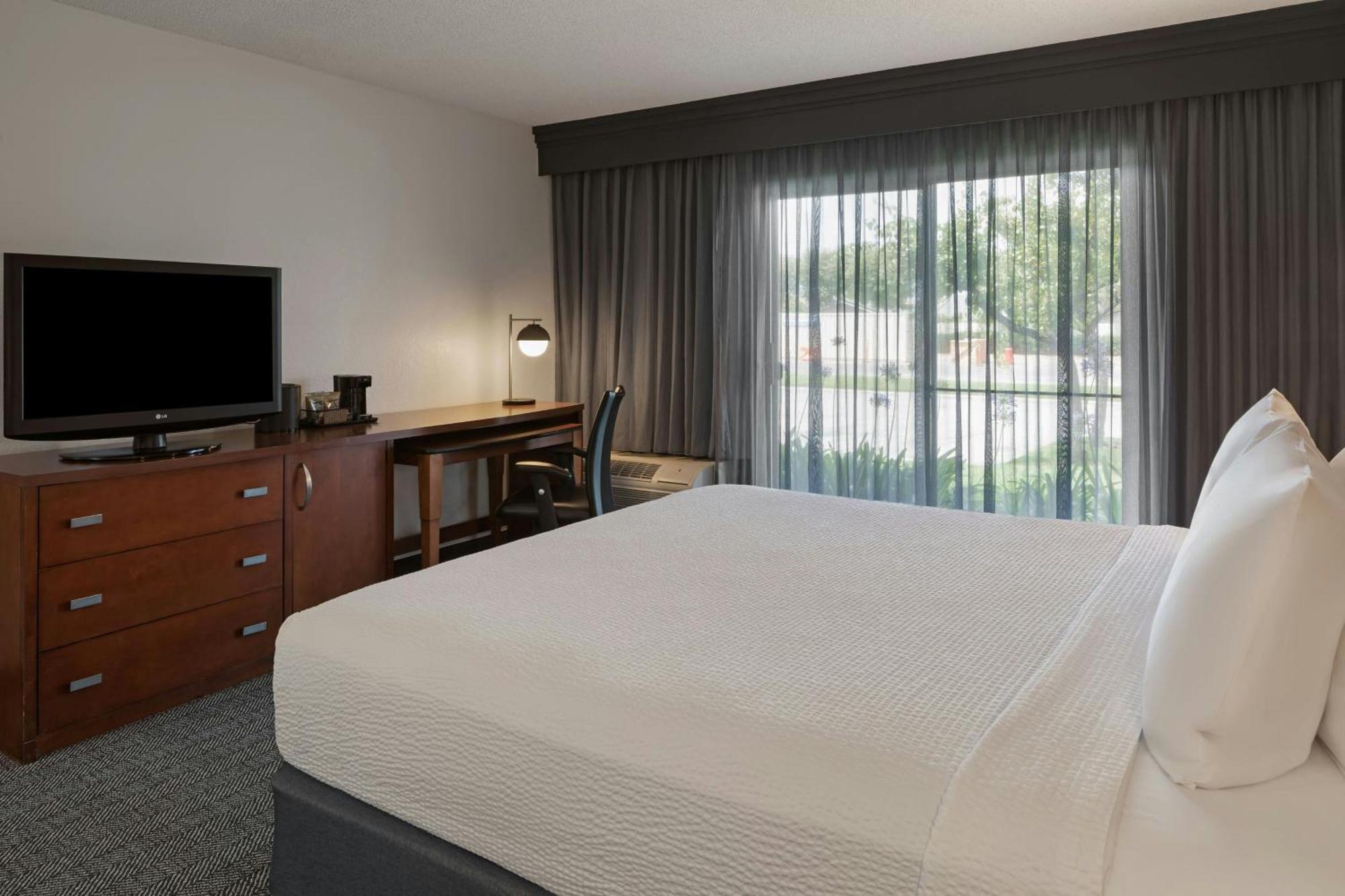 Готель Courtyard Anaheim Буена-Парк Екстер'єр фото